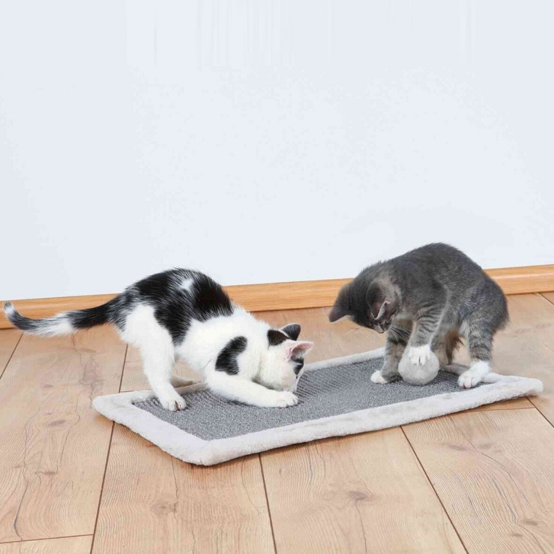 Trixie Scratching Mat /Драскалка С Играчка За Котка/-35x55см
