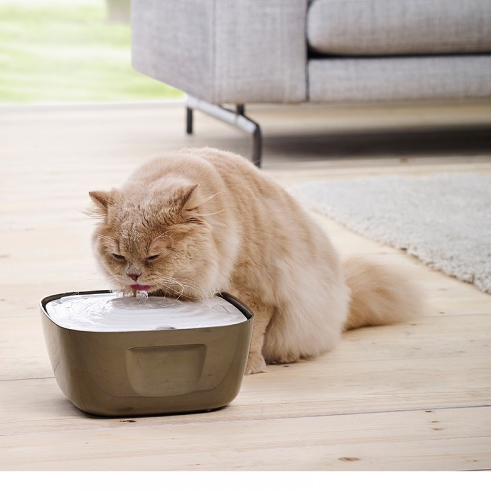 Savic Volcano Drinking Fountain /Поилка За Течаща Вода 2,5 Литра/-25x25x11см