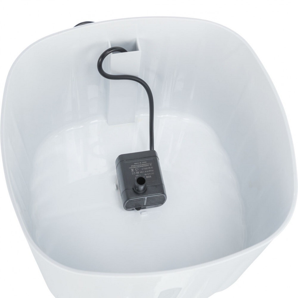 Trixie Drinking Fountain Flower /Поилка За Течаща Вода 2 Литра/-18,5х18,5x13см Trixie Drinking Fountain Flower /Поилка За Течаща Вода 2 Литра/-18,5х18,5x13см